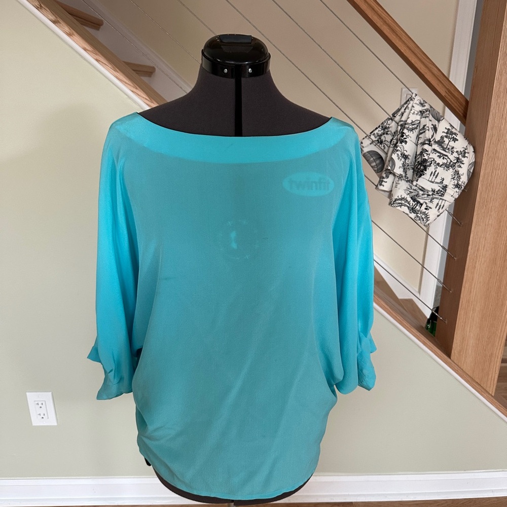 Trina Turk Aqua SILK Women's Blouse WITH LOW BACK